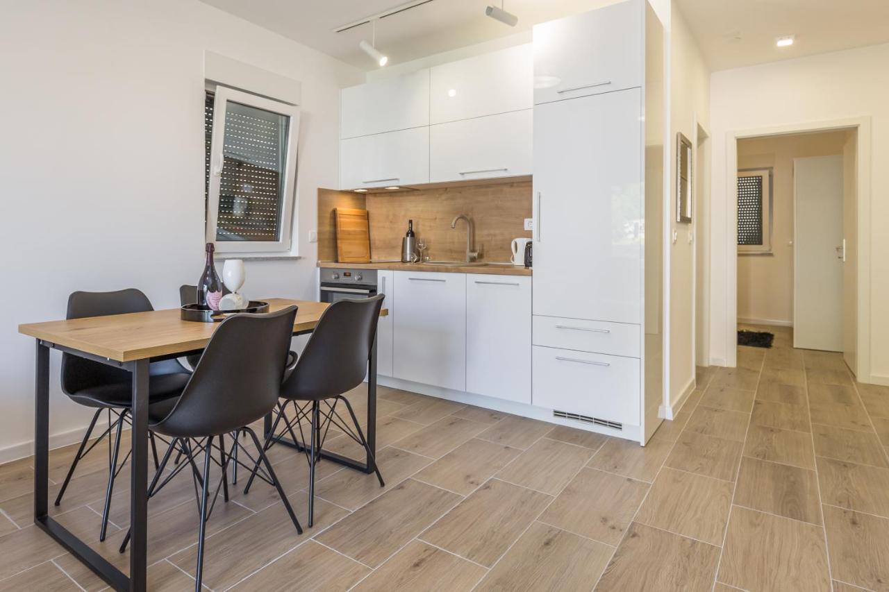 Luxury 2 Bedroom Apartment With Sea View Baška Voda Exterior foto